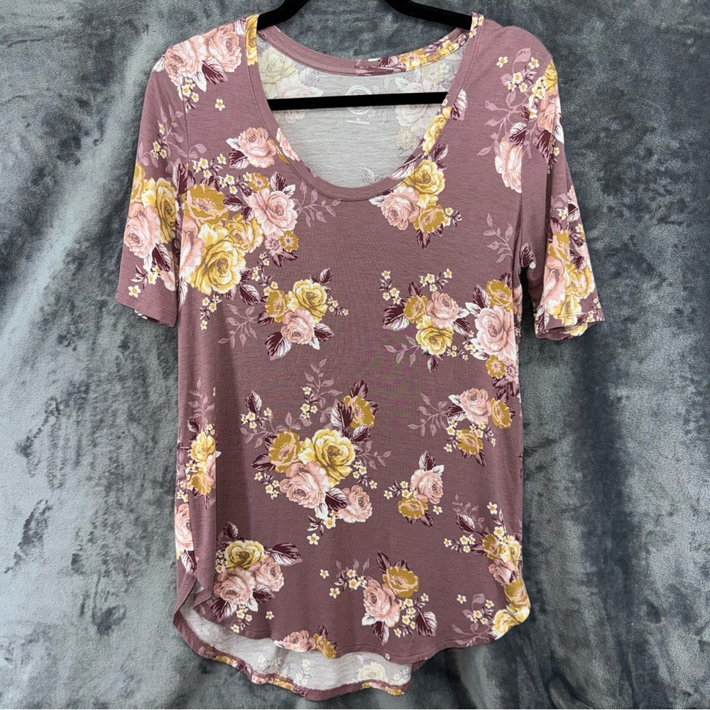 Maurices 24/7 Mauve Floral Flawless Tunic Tee Loose Fit Scoop Neck Shirt Small